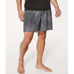 (S) $98 Lululemon Current State Short *9" Grey